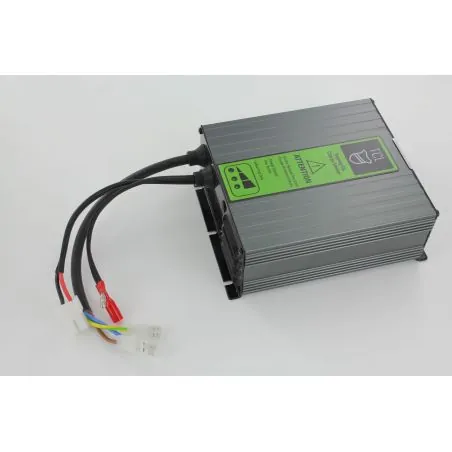 CHARGEUR EMBARQUE 24V 10A POUR AUTOLAVEUSE IPC ICA