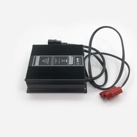 CHARGEUR INTEGRE DE BATTERIE 24 VOLTS/9 AMPERES SPE (GEL/ACIDE) POUR AUTOLAVEUSE VIPER