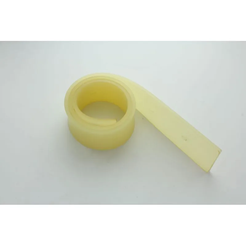 LAMELLE ARRIERE PU POUR AUTOLAVEUSE TENNANT T7 (TETE 700MM)